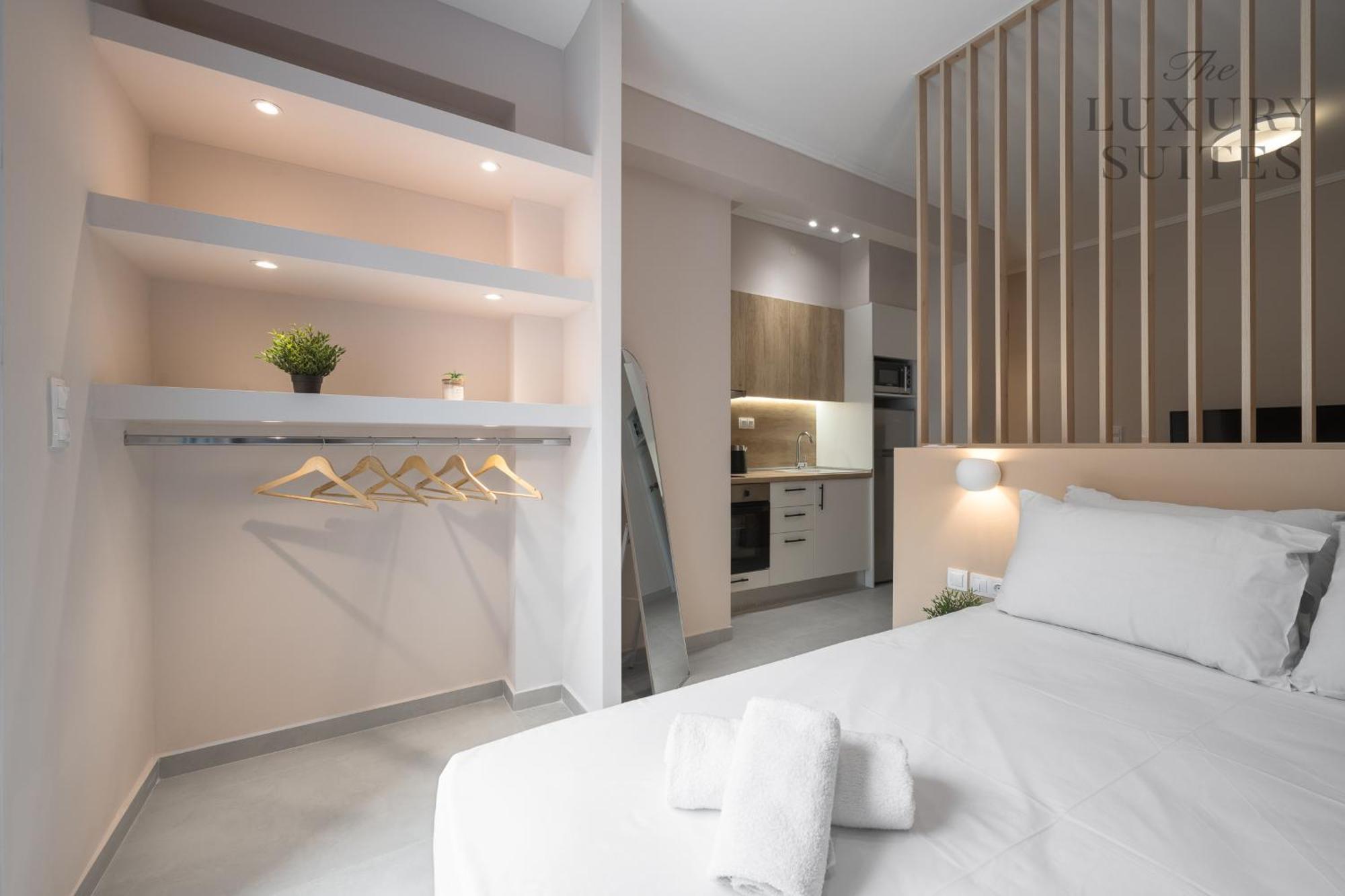 Aelia Apartments, The Luxury Suites Thessaloniki Buitenkant foto