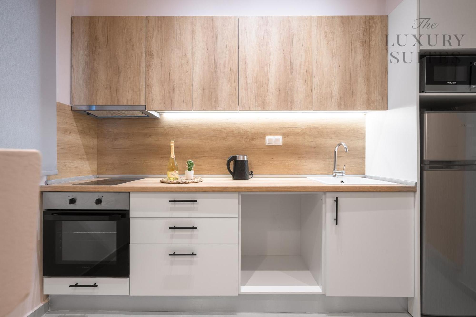 Aelia Apartments, The Luxury Suites Thessaloniki Buitenkant foto